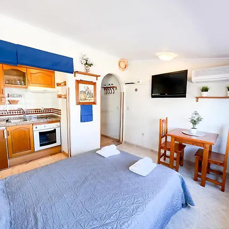 Carihuela Beach, Club San Antonio, Malaga Апартаменты *