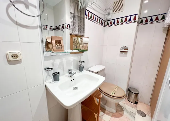 Carihuela Beach, Club San Antonio, Malaga Apartment Torremolinos